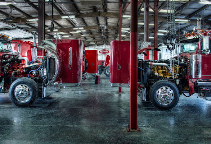The Peterbilt Store in Ringgold Georgia Semi Truck Repair