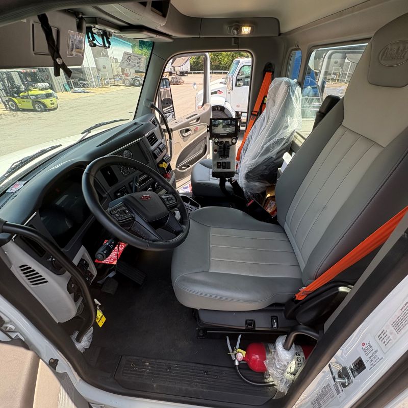 How to Remove Wheel Covers on Kenworth T880: Easy Step-by-Step Guide