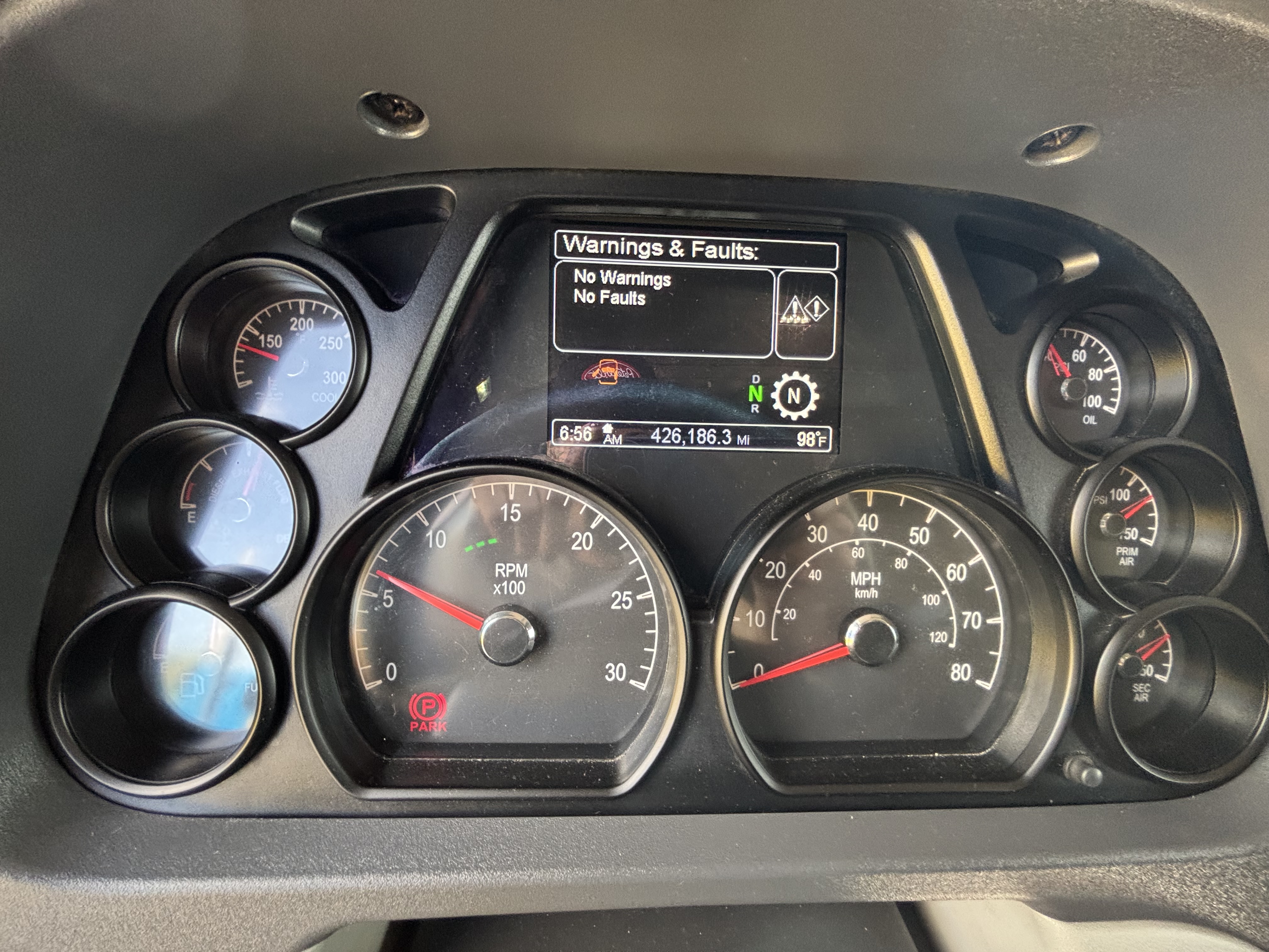 2020 Peterbilt 579 in Richmond, VA — photo 8