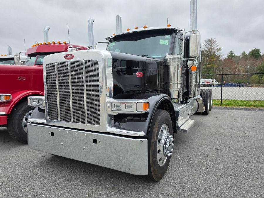 2027 Peterbilt 589