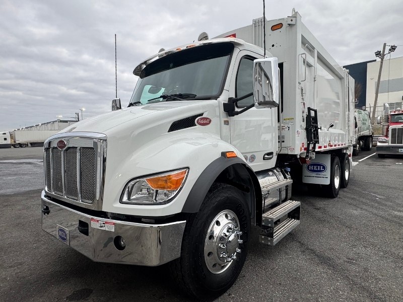 2025 Peterbilt 548