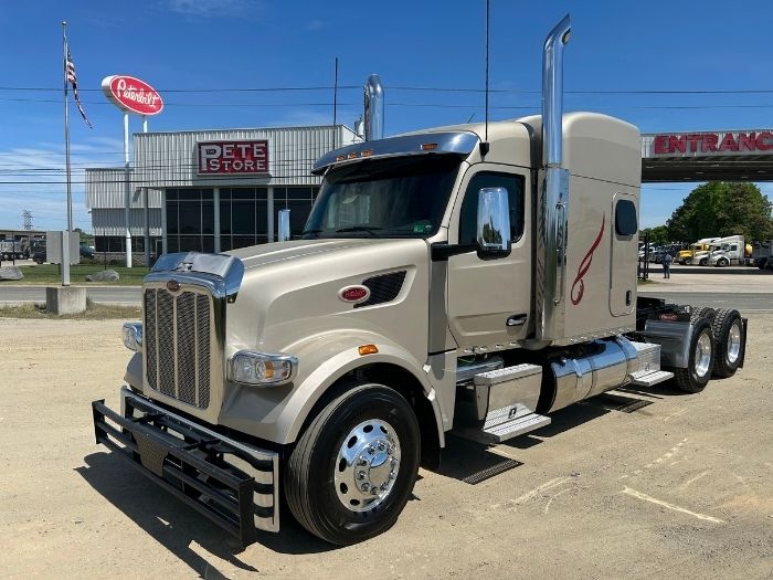 2023 Peterbilt 567