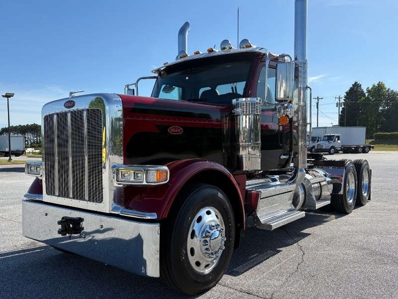 2027 Peterbilt 589