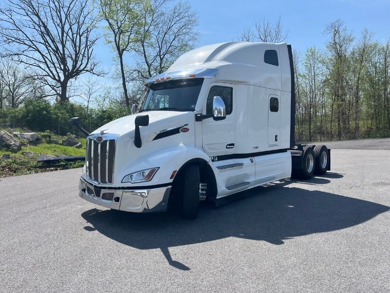 2023 Peterbilt 579