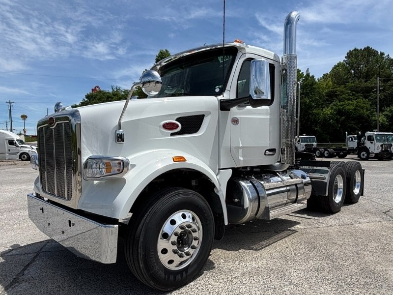 2027 Peterbilt 567