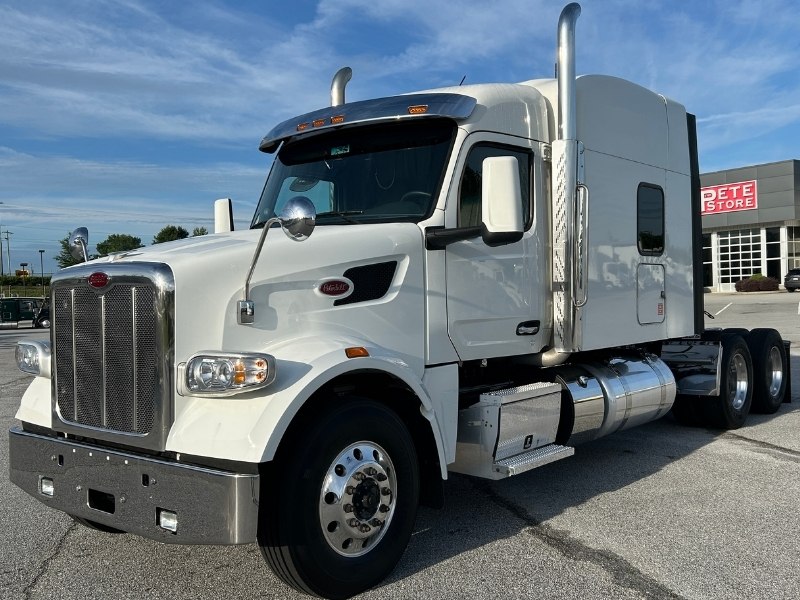 2023 Peterbilt 567