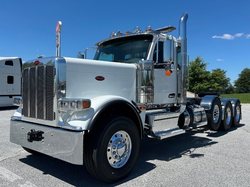2027 Peterbilt 589