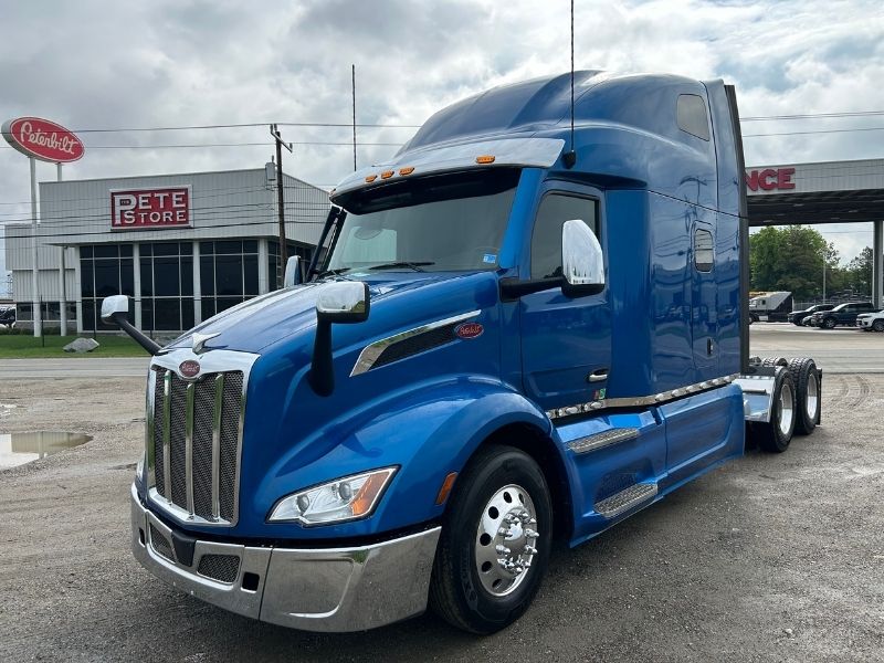 2023 Peterbilt 579