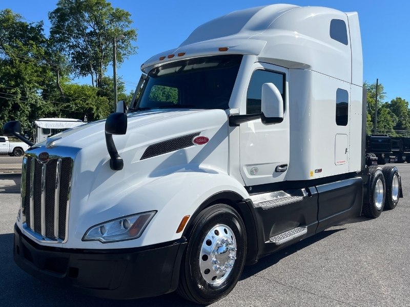 2022 Peterbilt 579