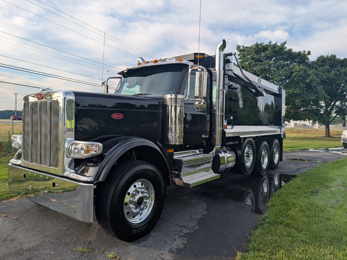 2027 Peterbilt 589