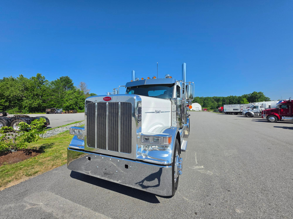 2027 Peterbilt 589