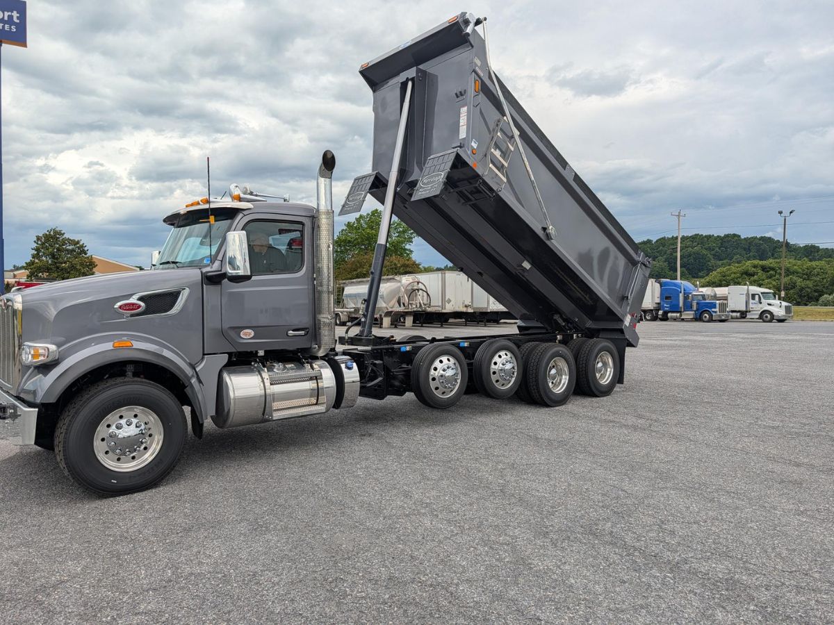 2027 Peterbilt 567