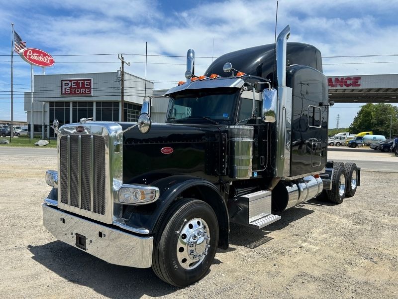 2022 Peterbilt 389