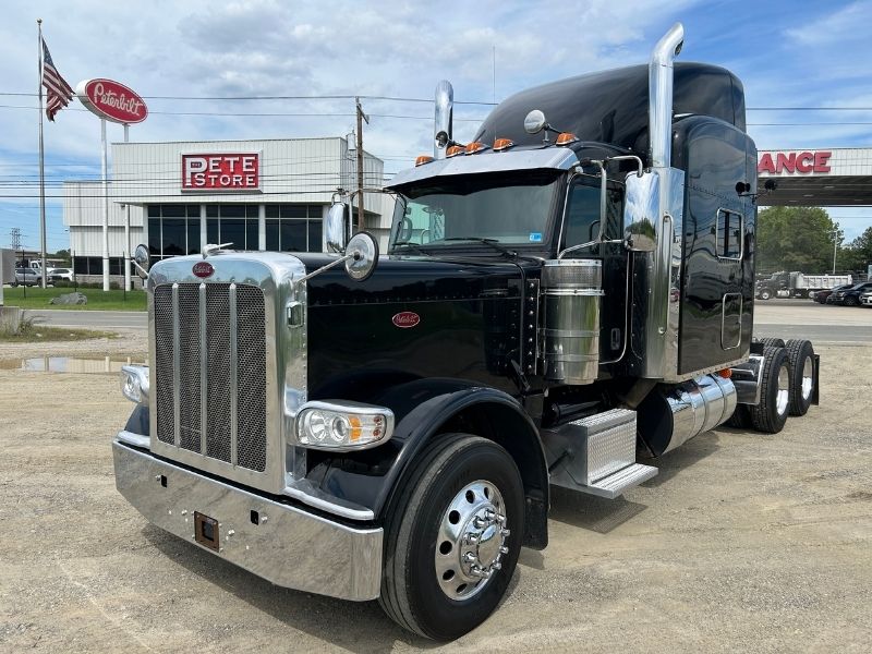 2022 Peterbilt 389