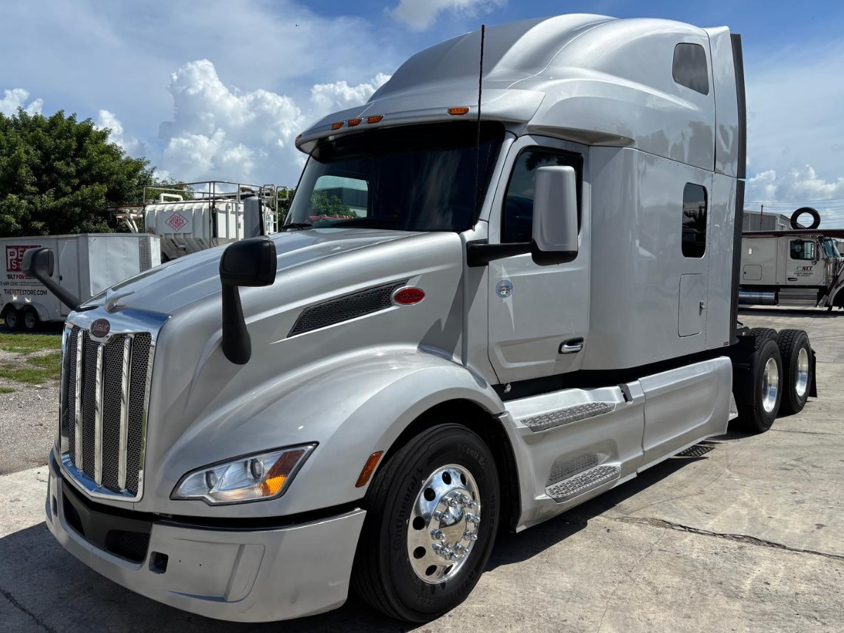 2023 Peterbilt 579