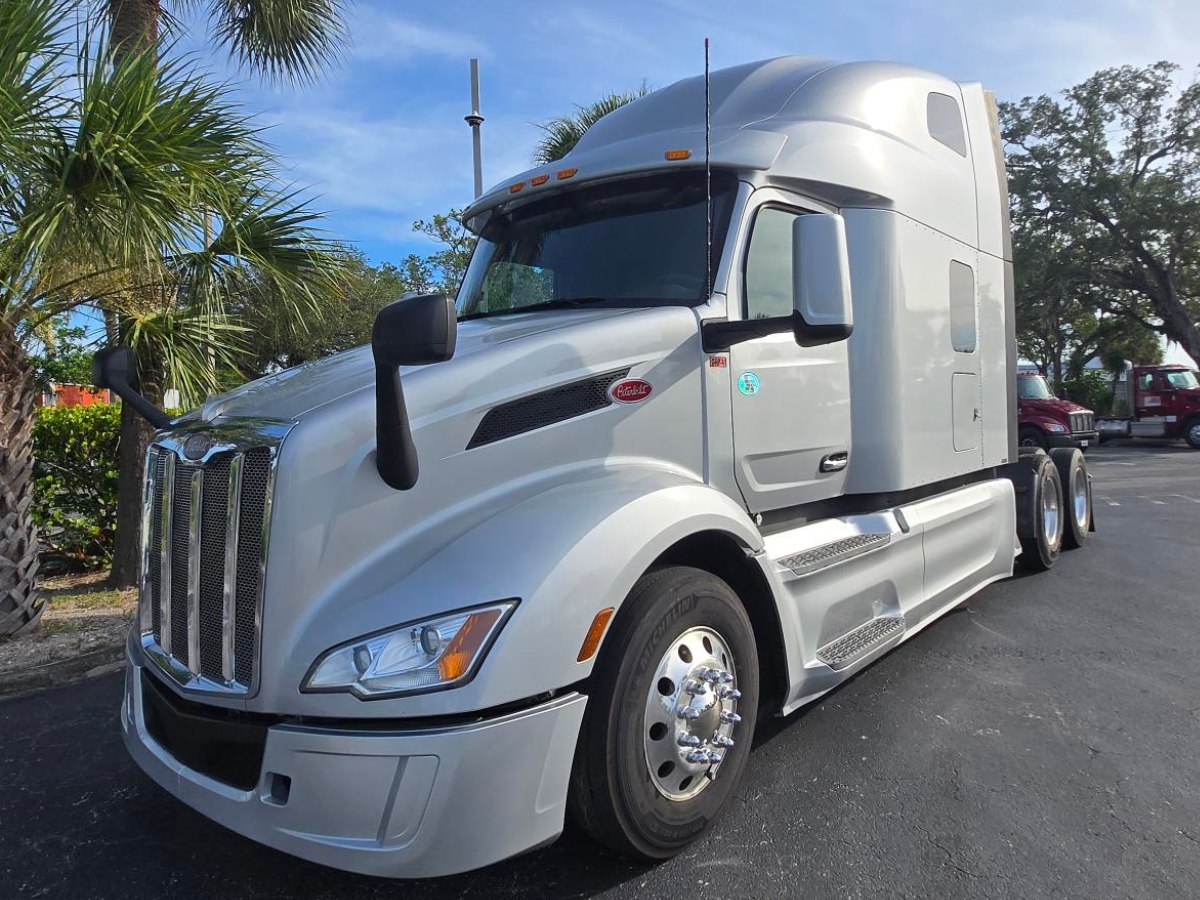 2023 Peterbilt 579