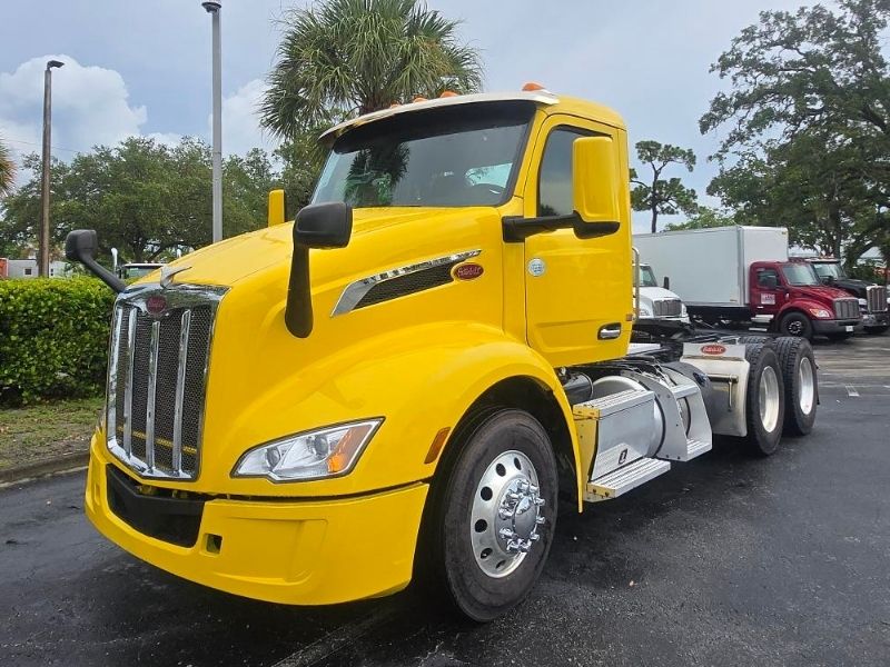 2023 Peterbilt 579