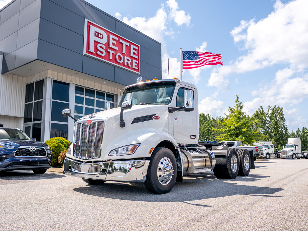 2027 Peterbilt 579