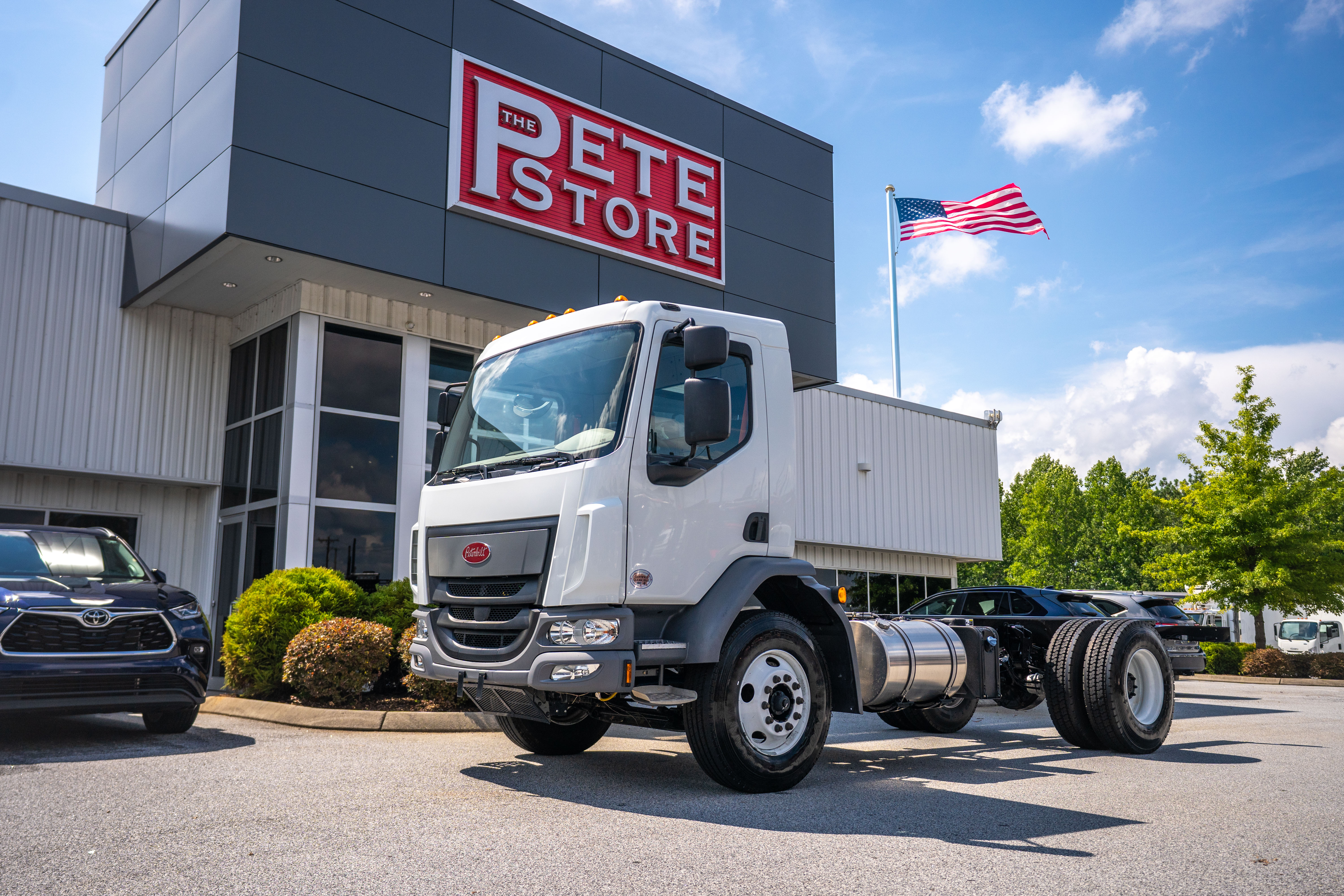 2026 Peterbilt 220