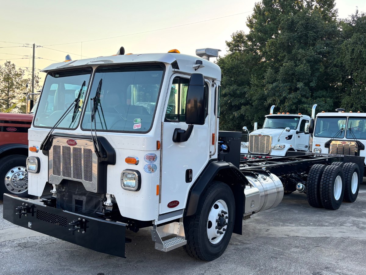 2026 Peterbilt 520