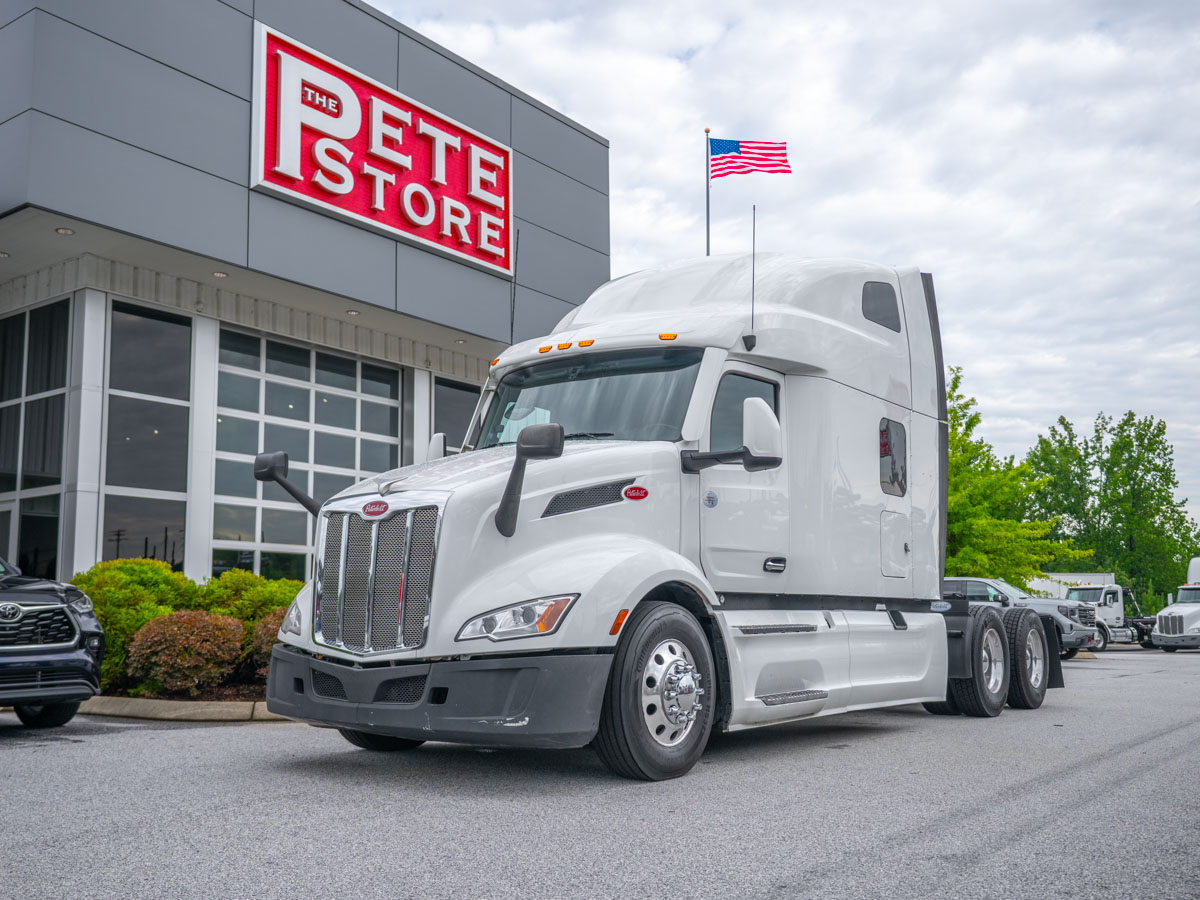 2023 Peterbilt 579