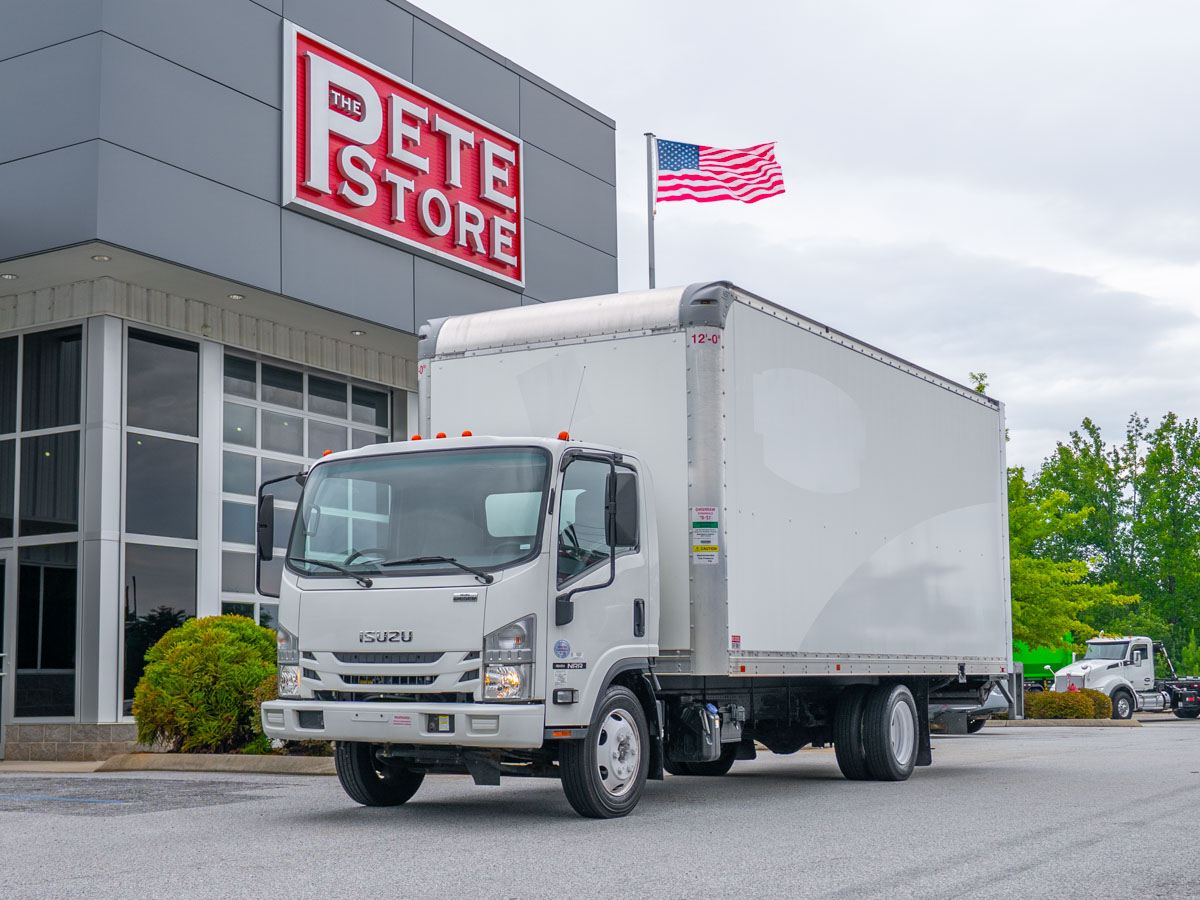 2022 Isuzu NRR / 19,500 GVWR