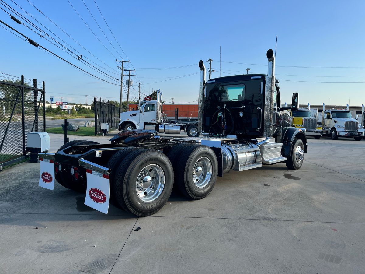 2027 Peterbilt 567