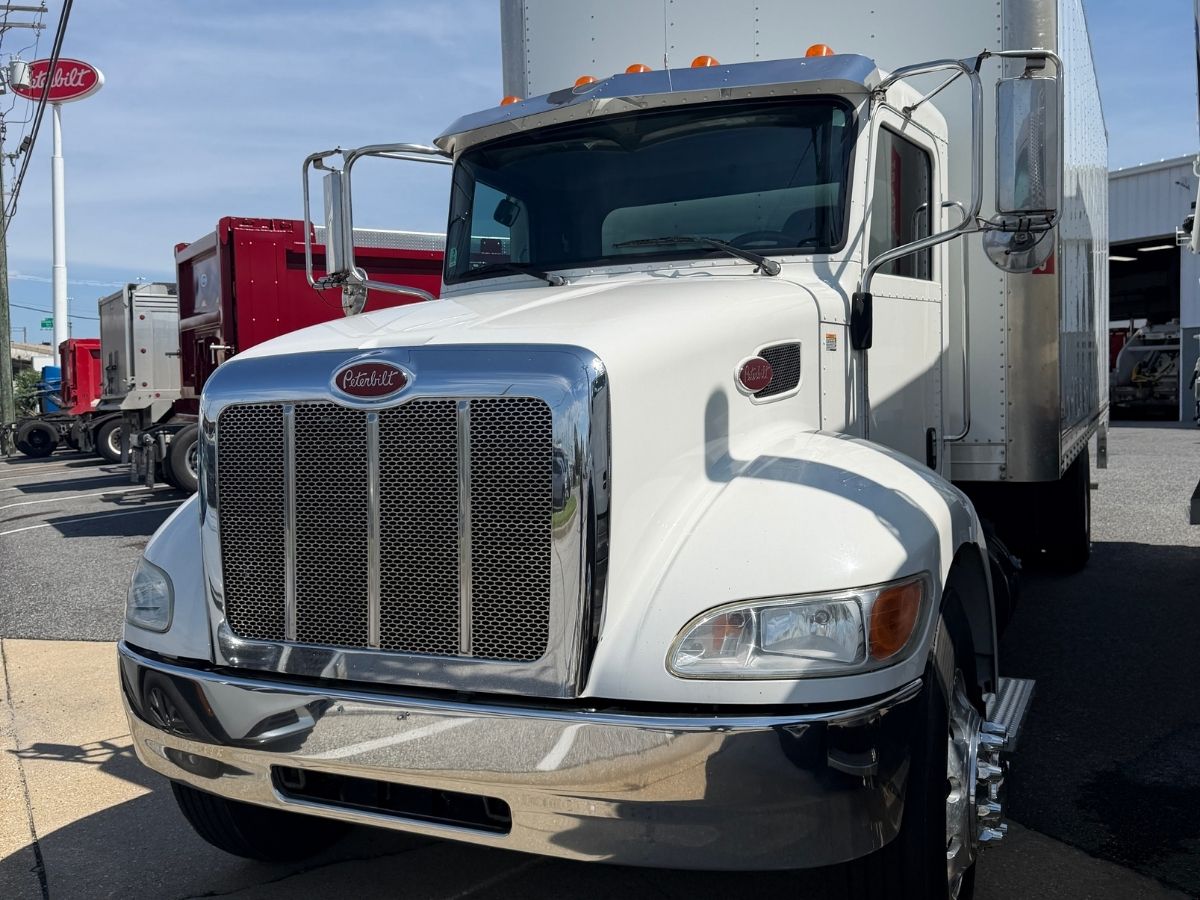 2020 Peterbilt 337