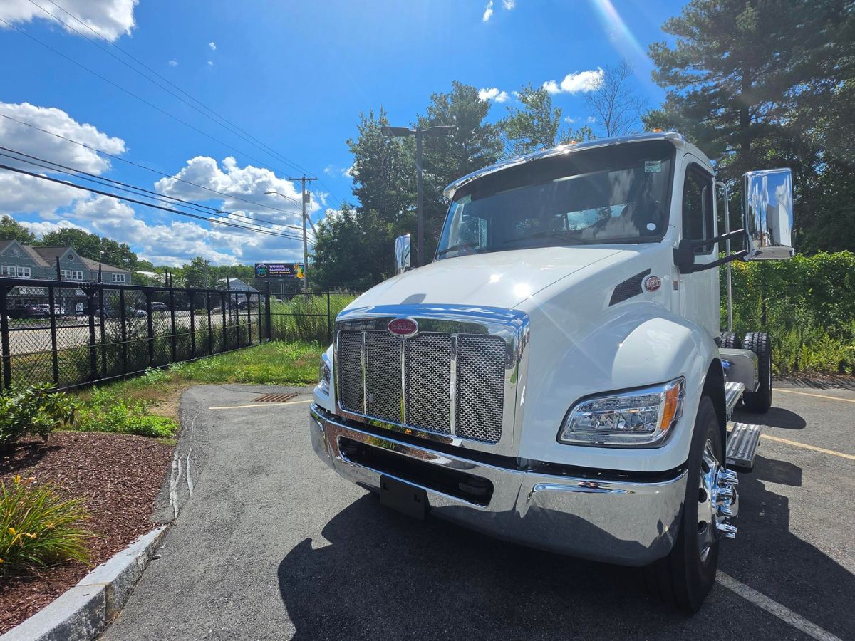 2027 Peterbilt 537