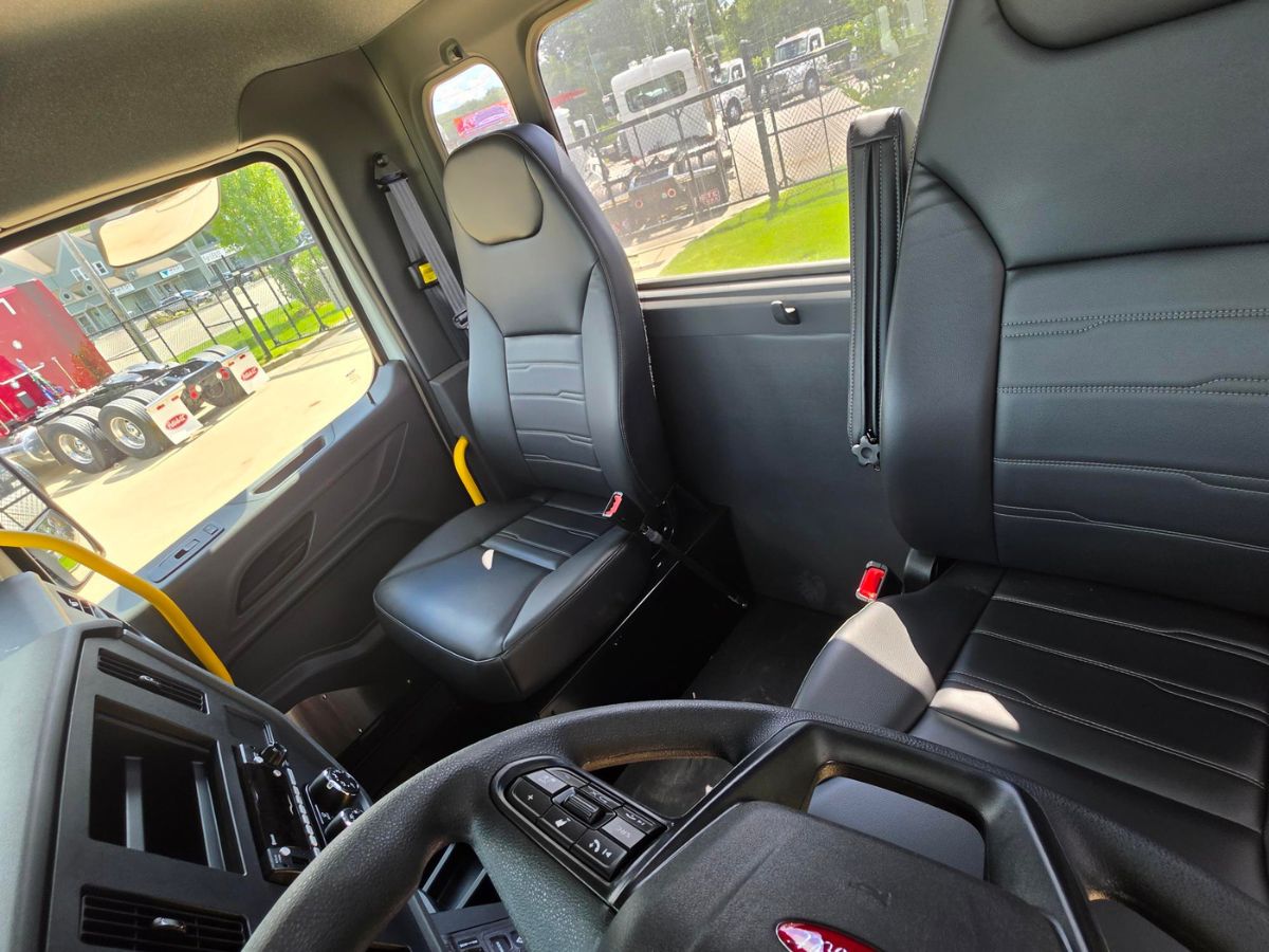 2027 Peterbilt 537 in Plainville, MA — photo 5