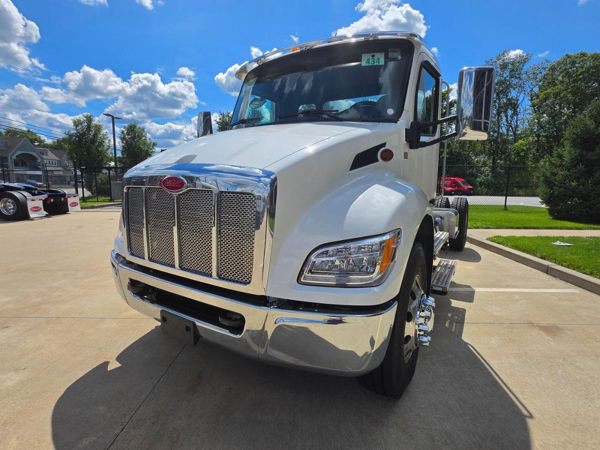 2027 Peterbilt 537
