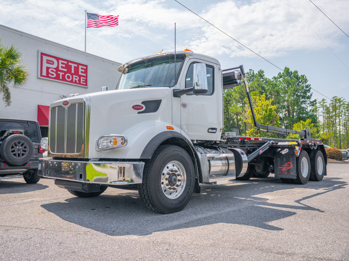 2025 Peterbilt 567 in Pooler, GA — photo 2