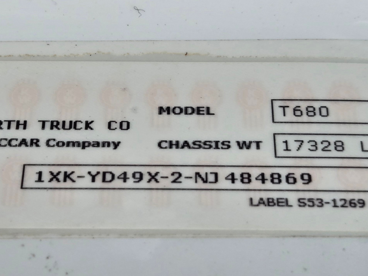 2022 Kenworth T680 in Doral, FL — photo 6
