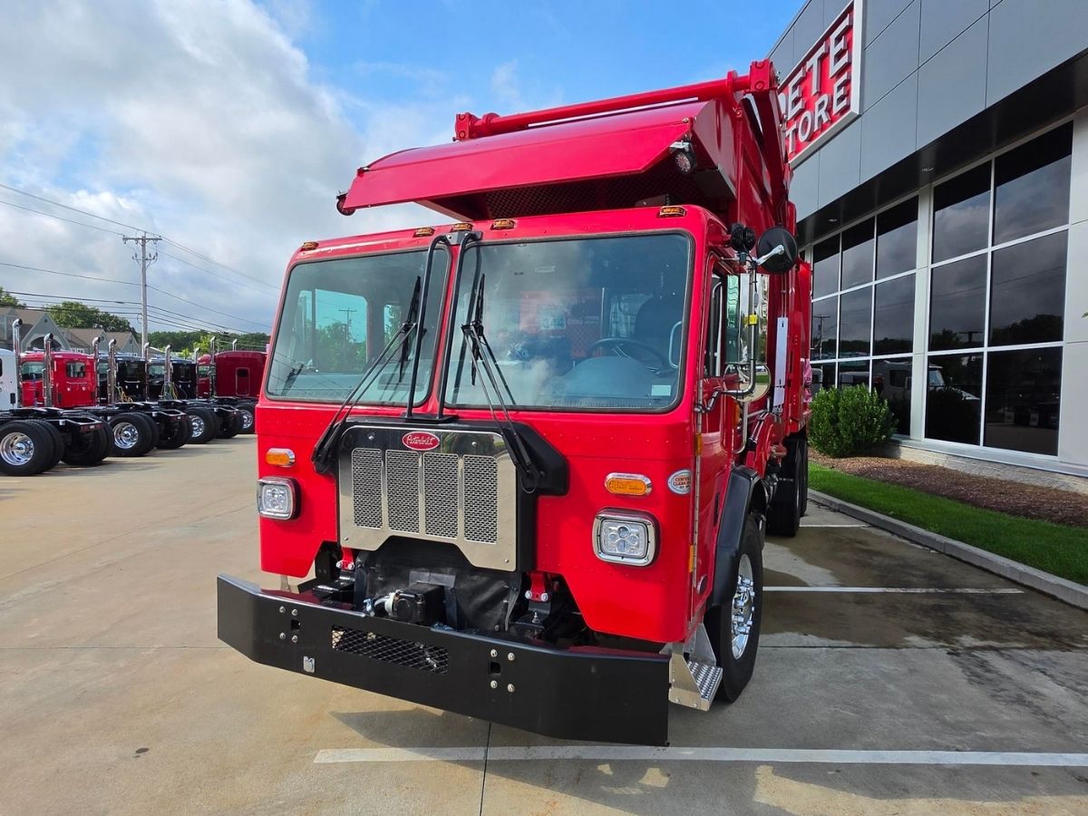 2026 Peterbilt 520
