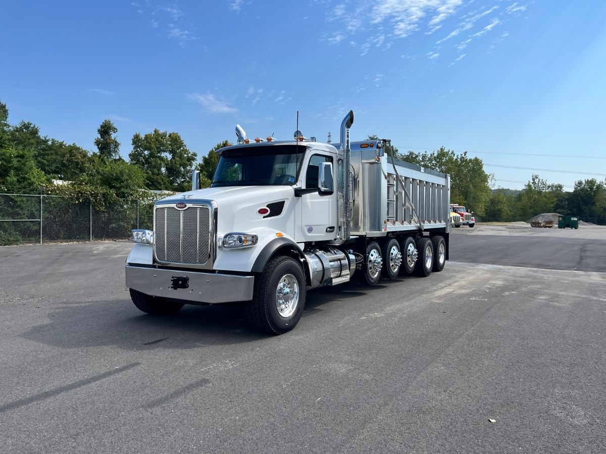 2027 Peterbilt 567