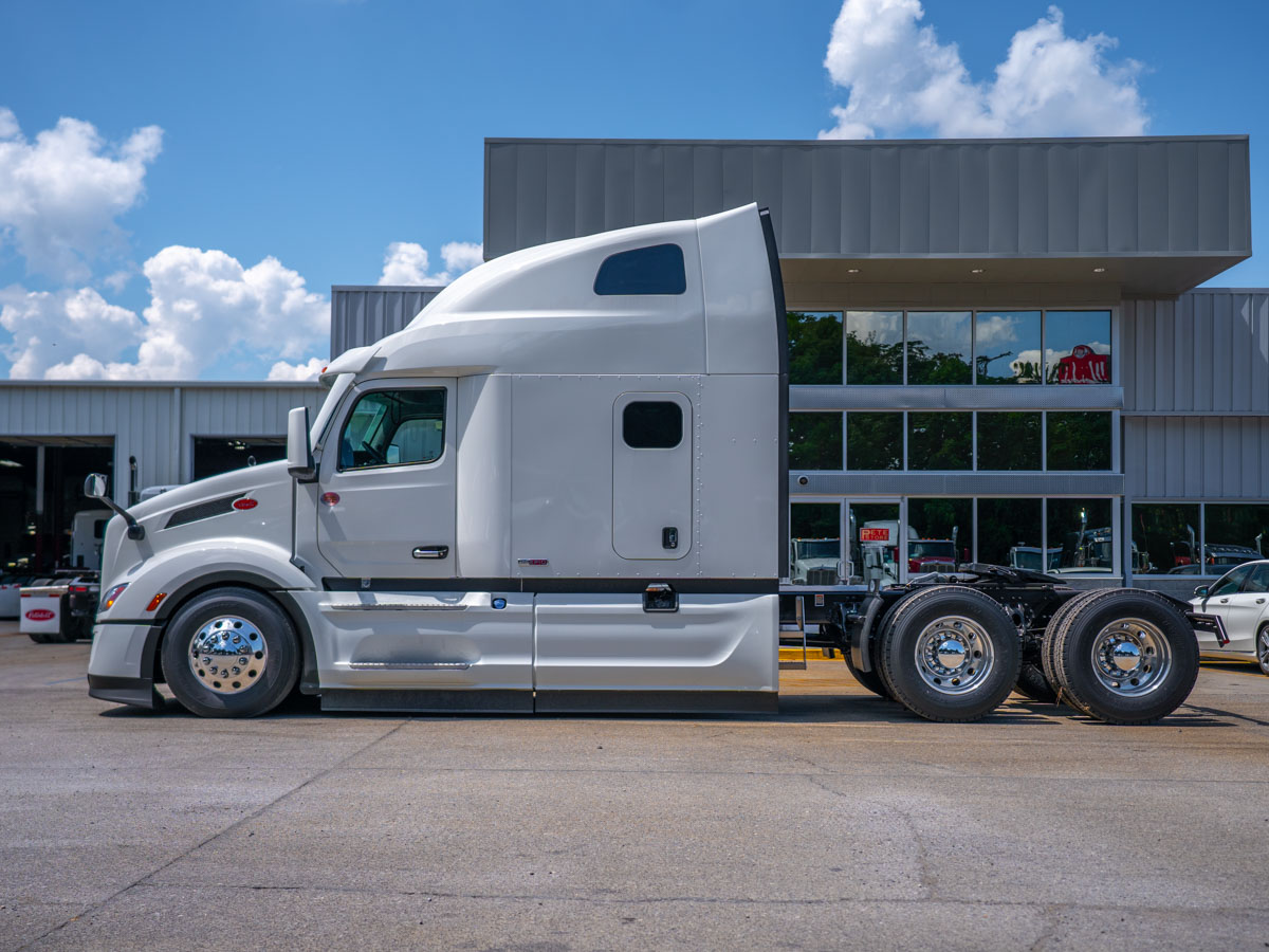 2027 Peterbilt 579 in Ringgold, GA — photo 3