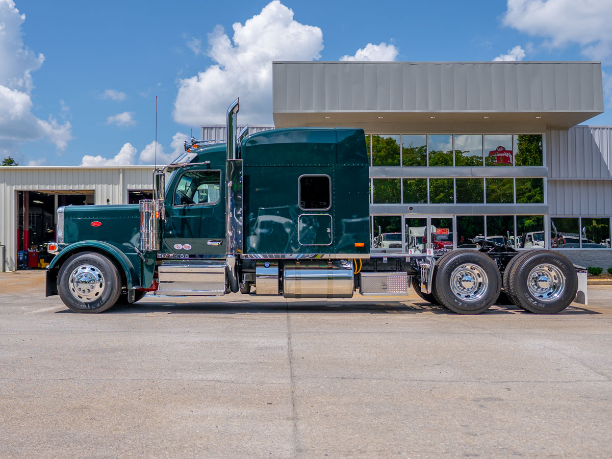 2027 Peterbilt 589 in Duncan, SC — photo 3