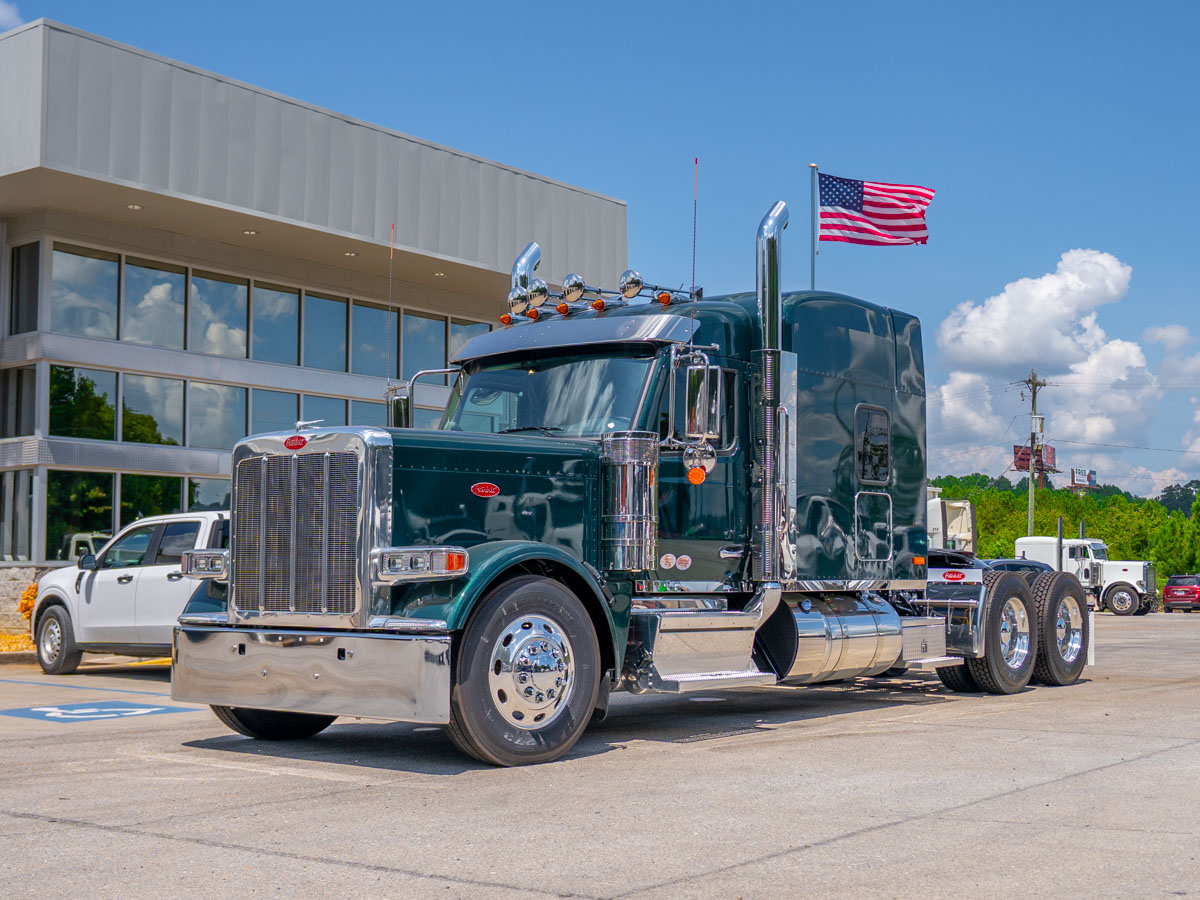 2027 Peterbilt 589