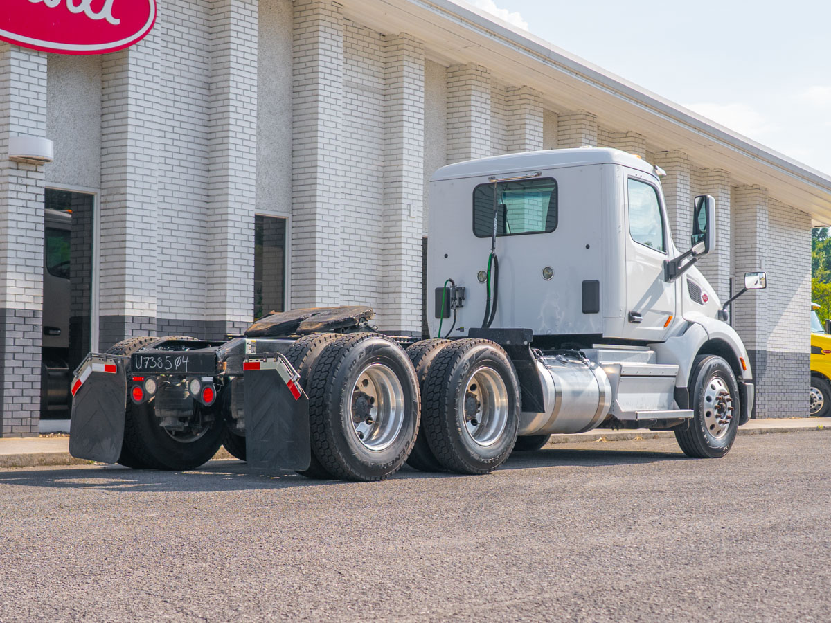 2021 Peterbilt 579 in Knoxville, TN — photo 6