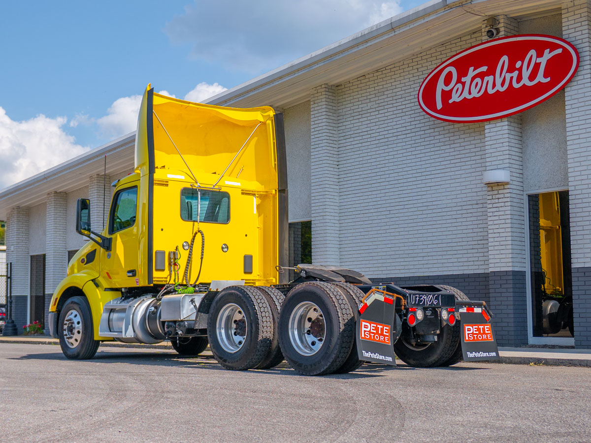 2021 Peterbilt 579 in Knoxville, TN — photo 4