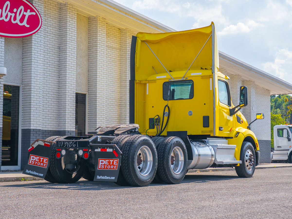 2021 Peterbilt 579 in Knoxville, TN — photo 6