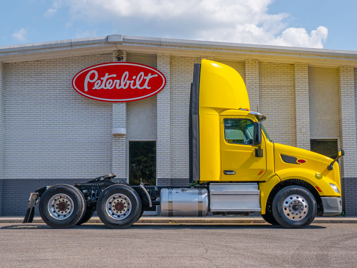 2021 Peterbilt 579 in Knoxville, TN — photo 7