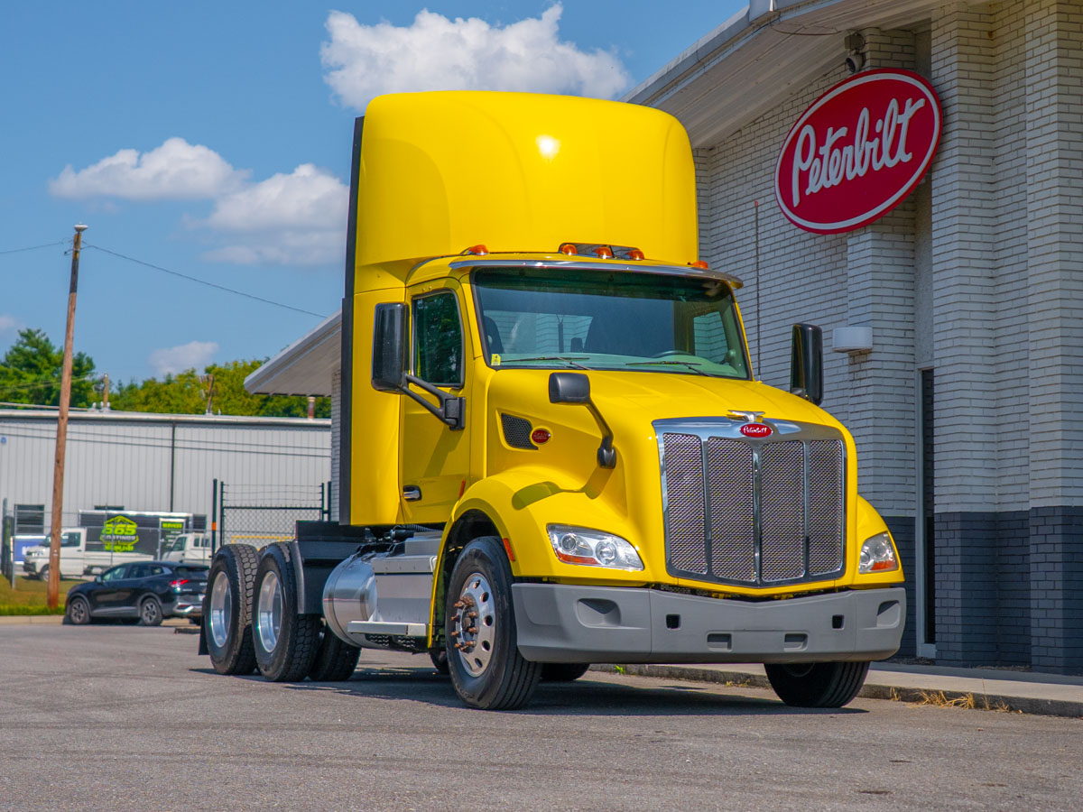 2021 Peterbilt 579 in Knoxville, TN — photo 8