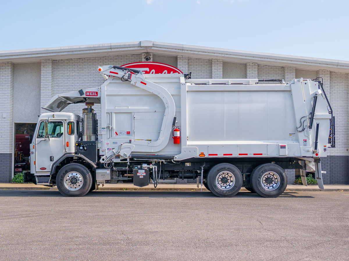 2025 Peterbilt 520 in Knoxville, TN — photo 3