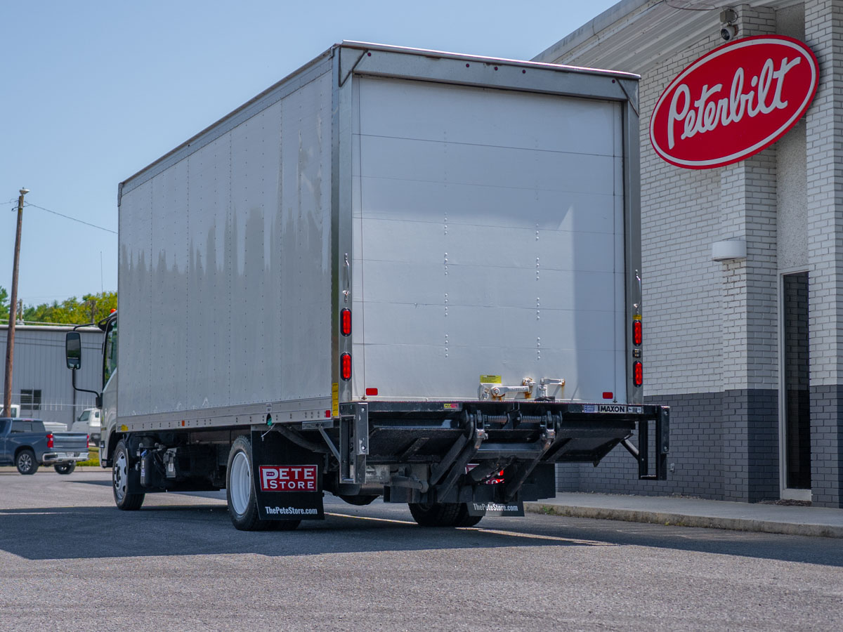 2023 Isuzu in Knoxville, TN — photo 4