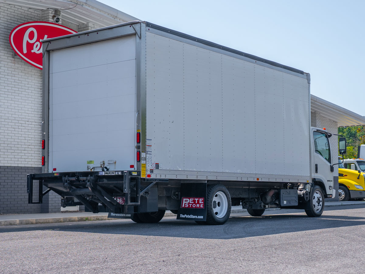 2023 Isuzu in Knoxville, TN — photo 7