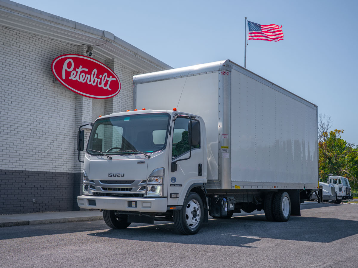 2023 Isuzu NRR / 19,500 GVWR