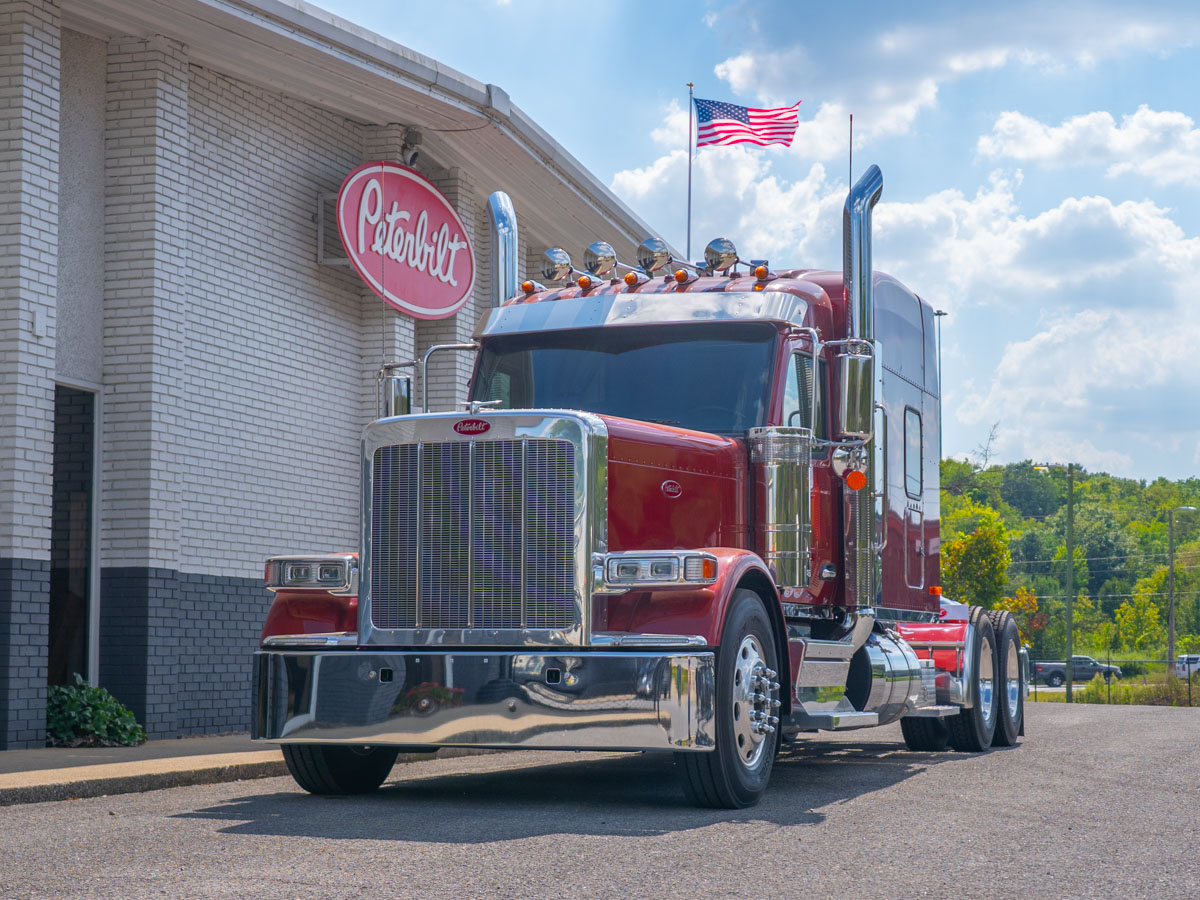 2027 Peterbilt 589