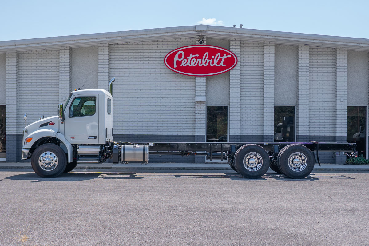 2027 Peterbilt 548 in Knoxville, TN — photo 3