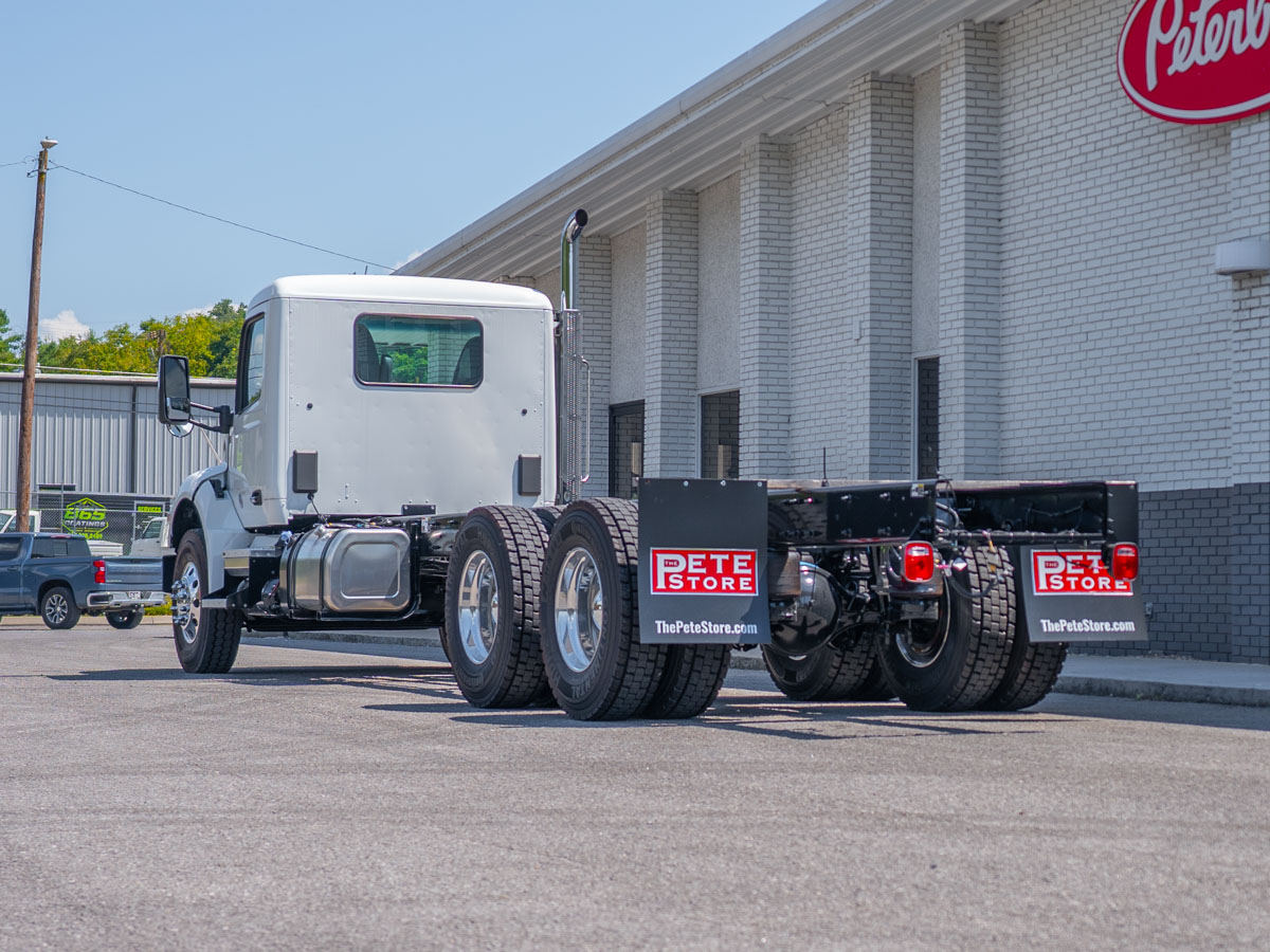 2027 Peterbilt 548 in Knoxville, TN — photo 4